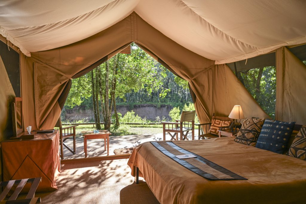 Luxury Kenyan Adventure 3 1fdfaa9170c18d0379b8aeef9268f03d Louise and Scott at Hays Travel