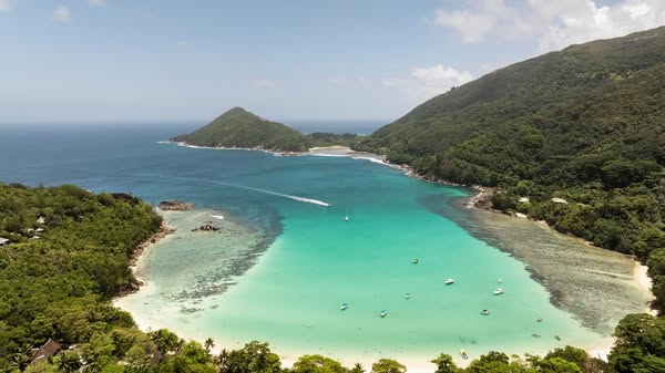 Seychelles Luxury Save Up to 35% 5 494056191 659918750152568 3982725206594973620 n 1 Louise and Scott at Hays Travel