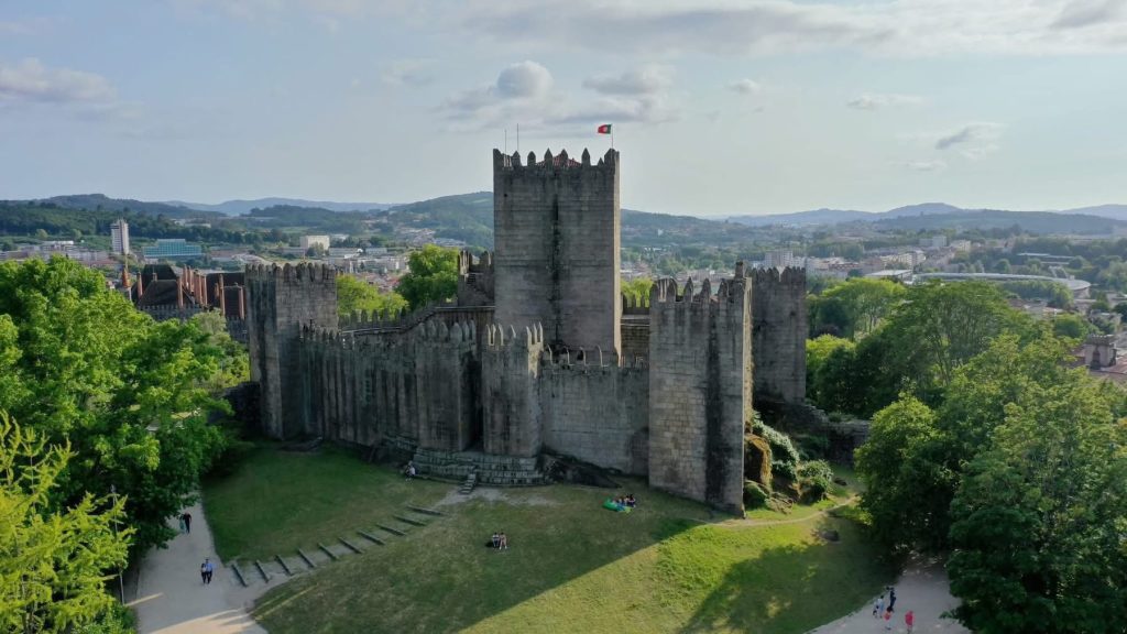 7 Unforgettable Train Journeys Through Portugal's Douro Valley -Book Now! 12 Train Journeys