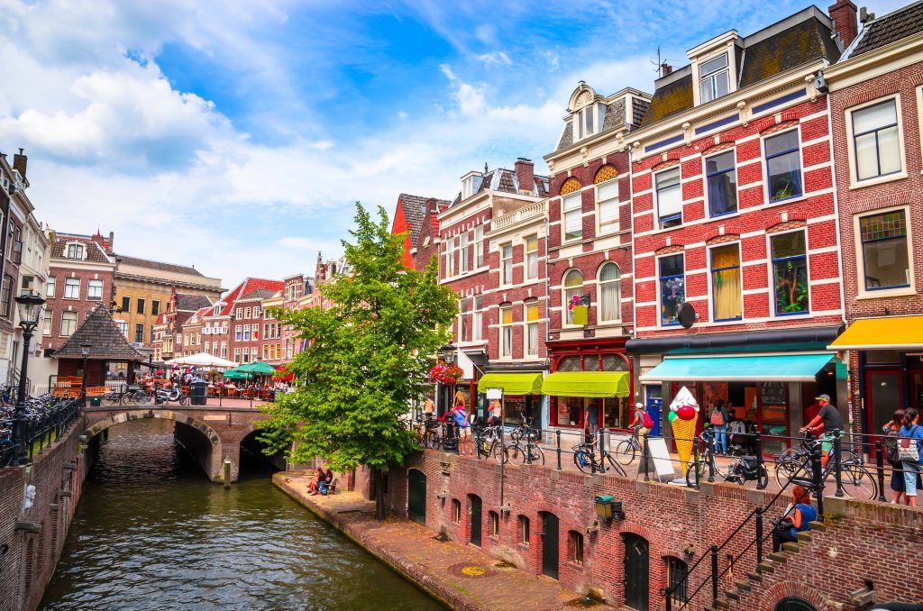 Luxury Travel Escape to the delightful Dutch Bulb Fields Springtime Colours From £905pp 5 494111676 3893868907610206 150550440959120128 n 1 Louise and Scott at Hays Travel