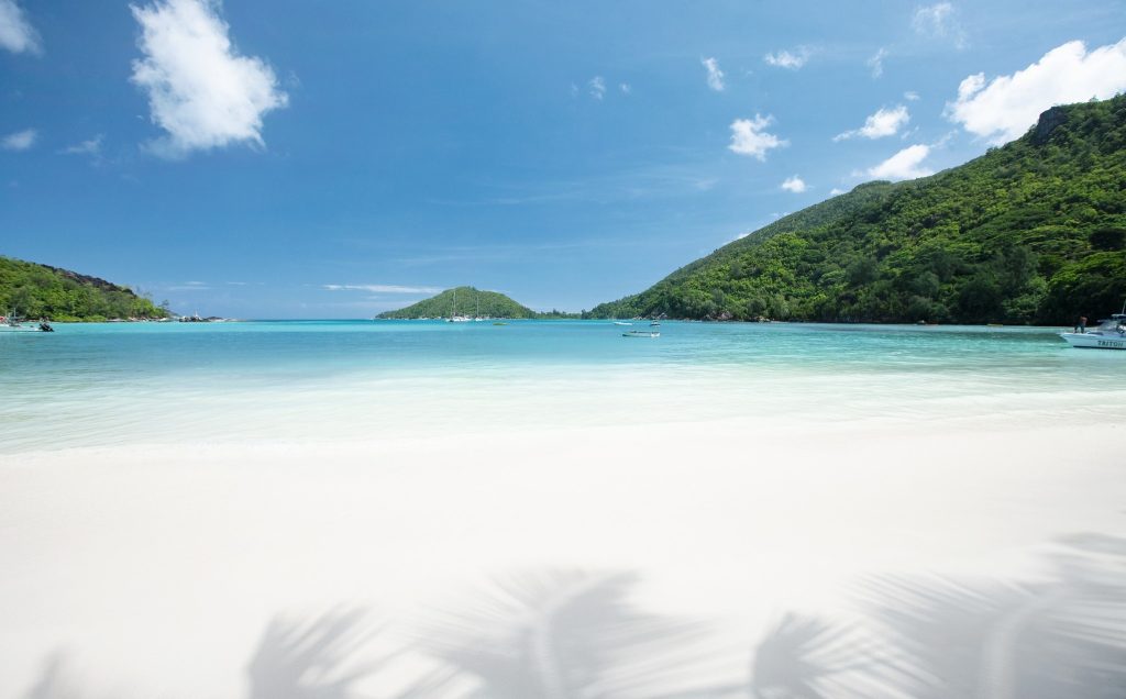 Seychelles Luxury Save Up to 35% 4 494113162 659918726819237 1819277876304812397 n 1 Louise and Scott at Hays Travel