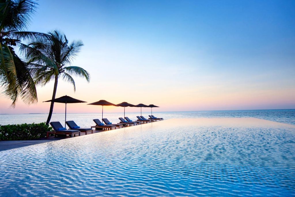 9 Nights in Maldives: Save 37% on Luxury Escape 5 494618335 10164781593979688 6604547819761338141 n Louise and Scott at Hays Travel