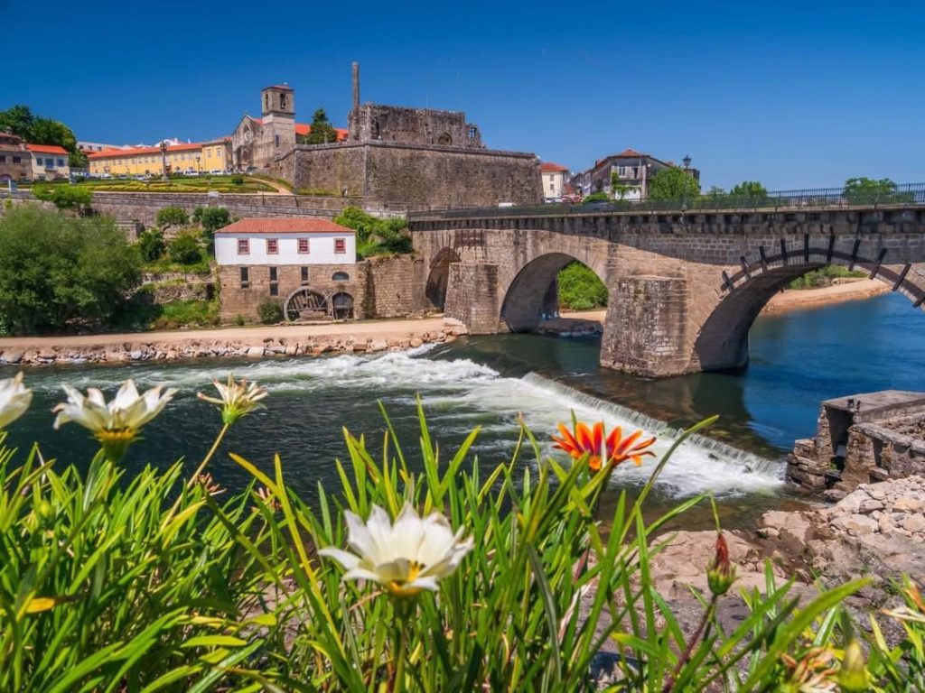 7 Unforgettable Train Journeys Through Portugal's Douro Valley -Book Now! 2 494625768 3873206129676484 8607047781726046104 n Louise and Scott at Hays Travel