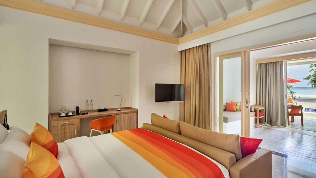 Maldives Hot Deal - The Amazing Siyam World Maldives Easter 2026 Offer 6 495009566 10164781627969688 24382397353305744 n Louise and Scott at Hays Travel