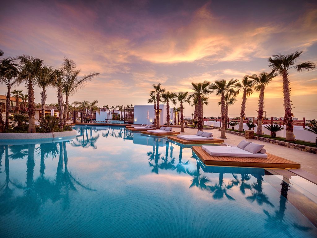 8 Reasons to Choose Amazing Stella Island Resort from £1,539 1 495280096 1874387156676176 3215807505679595823 n Louise and Scott at Hays Travel