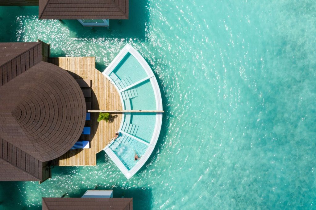 Amazing Sun Siyam Olhuveli From £8,359 13 495373943 10164830362964688 313629457157360198 n Copy Louise and Scott at Hays Travel