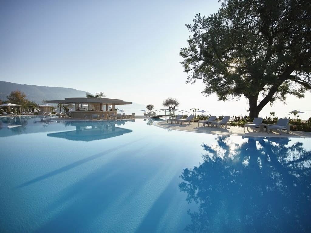 7 Nights at the amazing Ikos Dassia, Corfu – All-Inclusive from £1,889pp! 2 495454038 1148286280434825 2950442565108998566 n Louise and Scott at Hays Travel