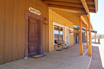 Amazing Tombstone Ranch & Scottsdale – Arizona Family Adventure! From £1889pp 5 495595384 2510782479266892 7345674531248229304 n Louise and Scott at Hays Travel