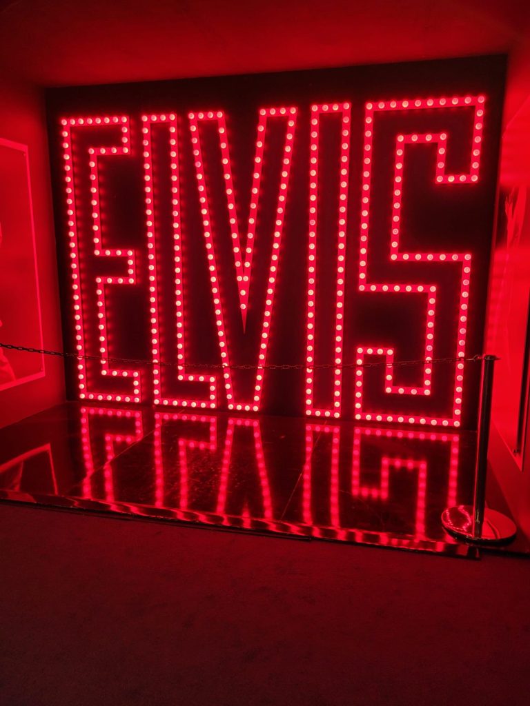 Outstanding Elvis Presley Tour Package from £2425pp 25 495619363 3887309674932796 4055938963150589624 n Louise and Scott at Hays Travel