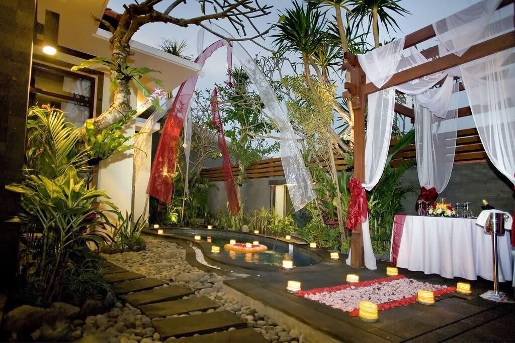 Beautiful Bali: 14 Nights from £999pp – Paradise Awaits 3 495980507 2059027561273083 7086603528325736032 n Louise and Scott at Hays Travel