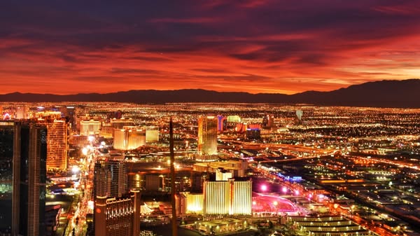 Amazing Las Vegas holiday deals from £697 per person! 3 496004255 2510657569279383 5500530660900273956 n Louise and Scott at Hays Travel