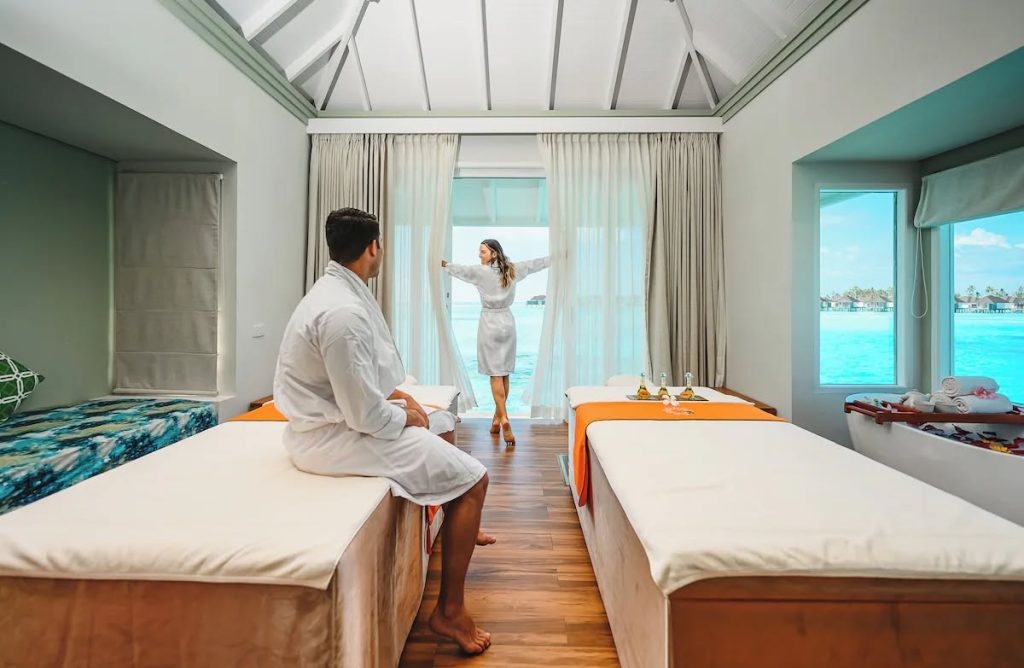 Amazing Sun Siyam Olhuveli From £8,359 5 496937380 10164830362829688 8148634715905924260 n Copy Louise and Scott at Hays Travel