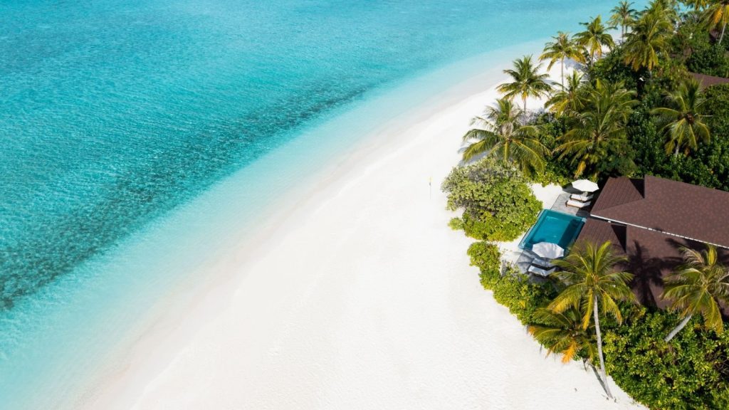 5 Top Reasons to Book an amazing Bangkok & Maldives Twin-Centre from £3,679 per person 14 497670127 683291554422870 55918654282202152 n Louise and Scott at Hays Travel