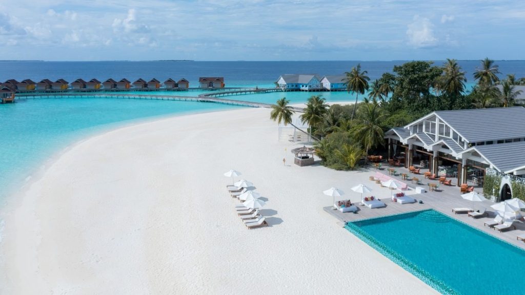 5 Top Reasons to Book an amazing Bangkok & Maldives Twin-Centre from £3,679 per person 2 luxury maldives