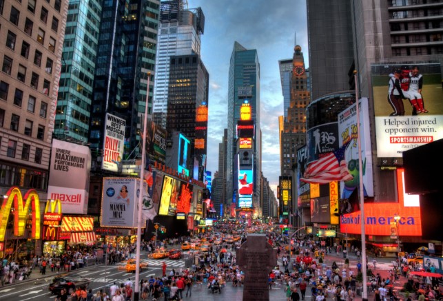 Dreamy Valentine’s Escape in New York 2027 1 498329043 10234343355712548 2965461736834935769 n 1 Louise and Scott at Hays Travel