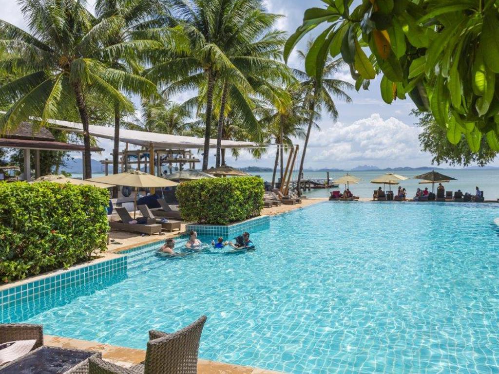 Unforgettable 9-Night Thailand Luxury Escape from £2,959pp Fly Business Class 3 499453378 566384809832479 1819077514206881107 n Louise and Scott at Hays Travel