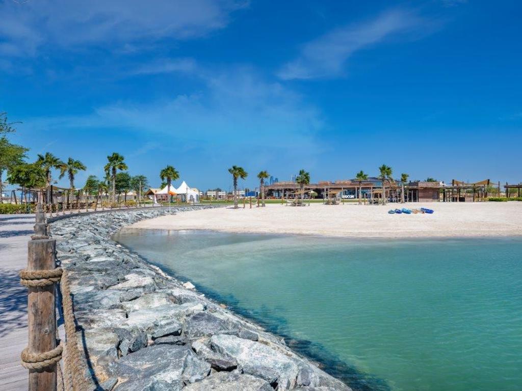 7 Ultimate Luxury Experiences in the UAE: Explore 2025 from 5 nights from only £1,390 per person! 2 499820963 548645421656422 8485535048622924591 n 1 Louise and Scott at Hays Travel