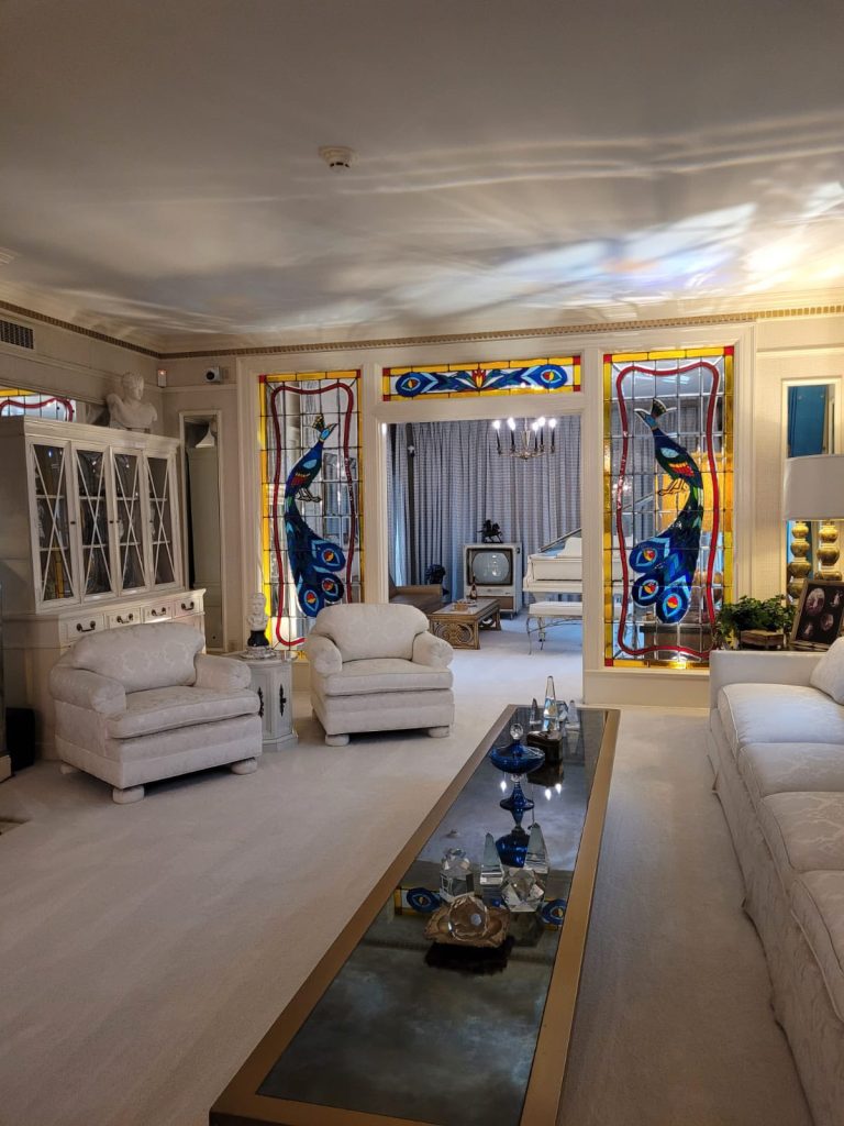 Outstanding Elvis Presley Tour Package from £2425pp 12 499866496 3887310988265998 4934719709944640059 n Louise and Scott at Hays Travel