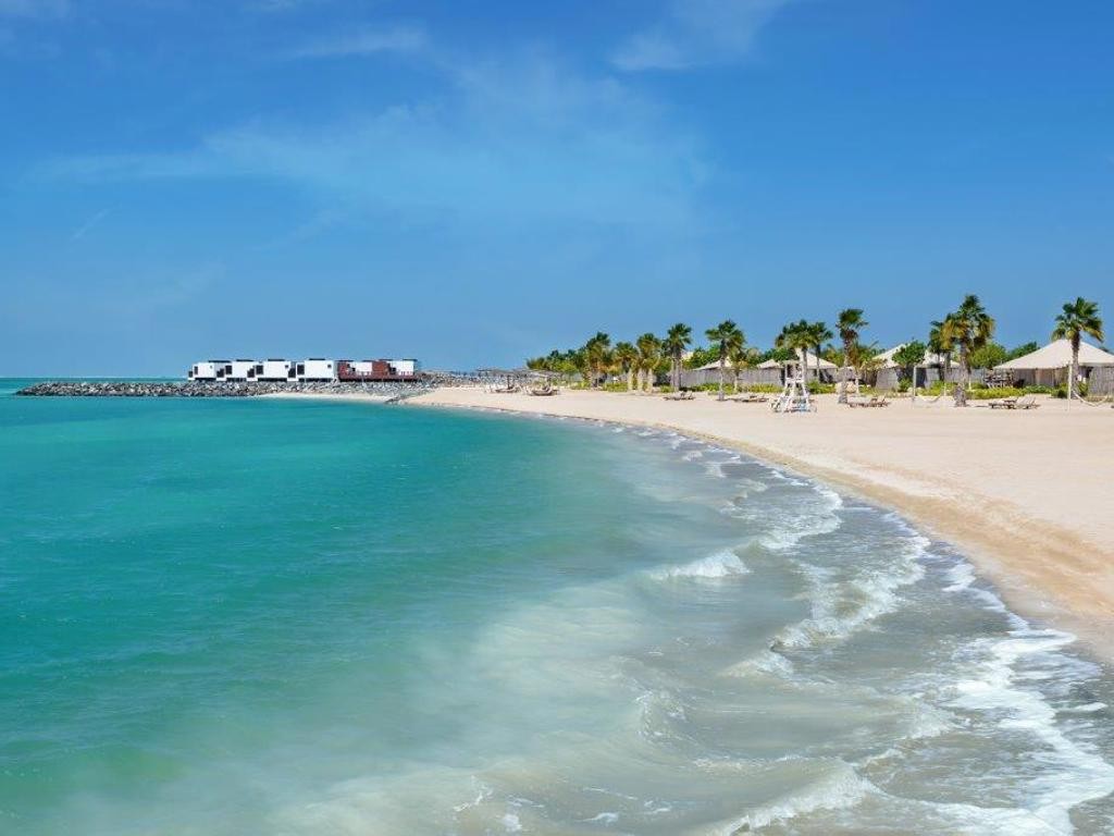 7 Ultimate Luxury Experiences in the UAE: Explore 2025 from 5 nights from only £1,390 per person! 7 499918229 548645168323114 4841161268682506022 n Louise and Scott at Hays Travel