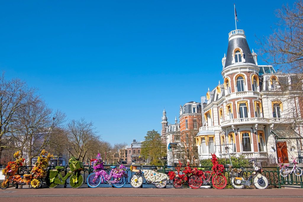 Luxury Travel Escape to the delightful Dutch Bulb Fields Springtime Colours From £905pp 12 499935551 3893868744276889 8154355611035171552 n 1 Louise and Scott at Hays Travel