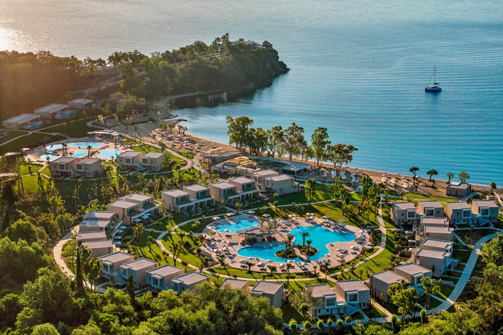 Discover why booking Jet2 Holidays through Louise & Scott at Hays Travel is the savvy traveller's choice. 9 CFU 84203 Ikos Odisia 0923 04 Louise and Scott at Hays Travel