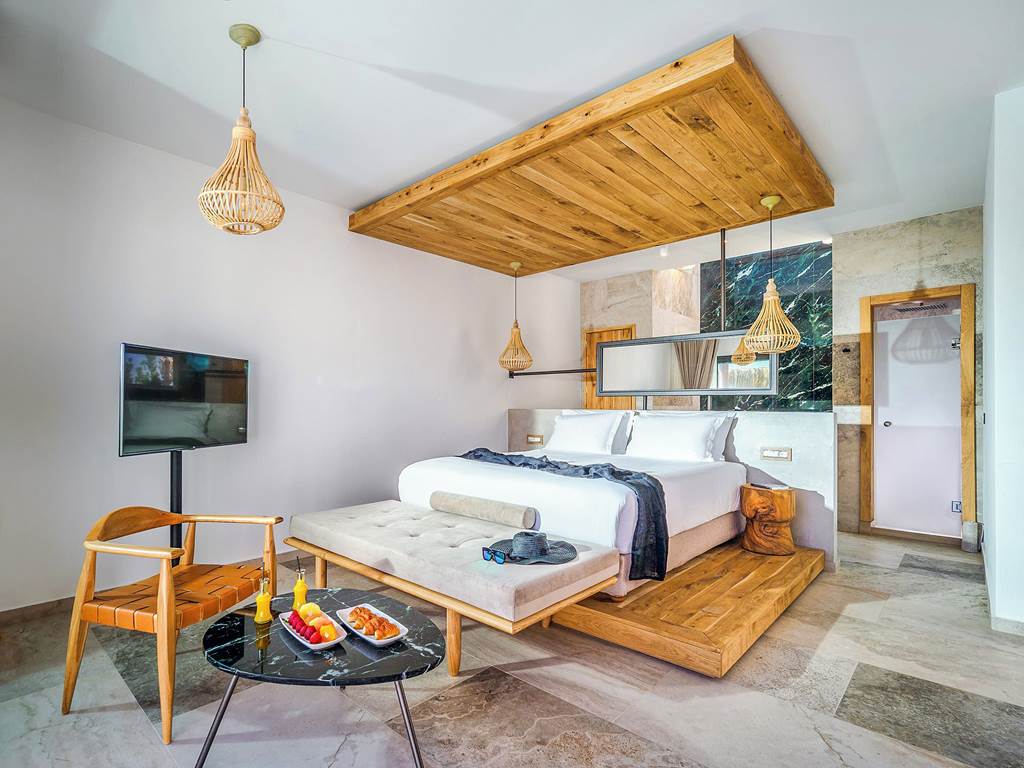 Jet2 Holidays Indulgent Escapes to Unforgettable Stella Island Luxury Resort & Spa From £2,367 11 Louise and Scott at Hays Travel