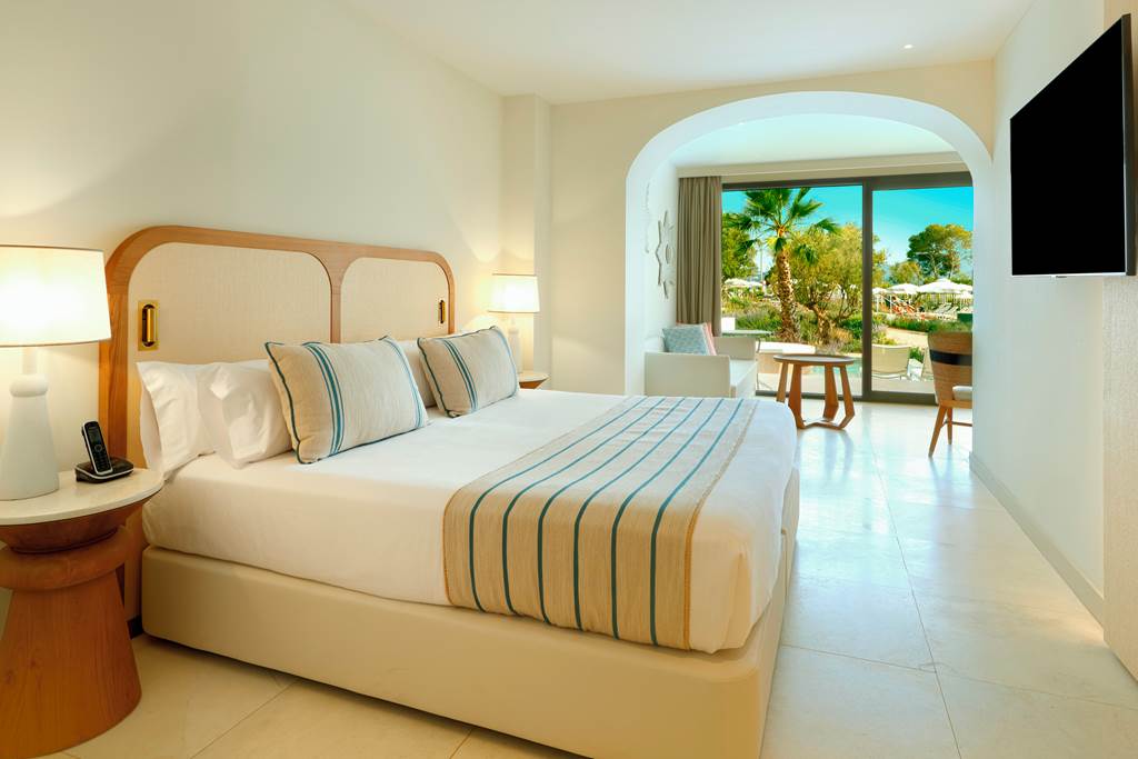 The Ultimate Adults-Only Escape to TRS Ibiza Hotel with Jet2 Holidays from £1,617pp 7 IBZ 83112 TRS Ibiza Hotel 0823 07 Louise and Scott at Hays Travel