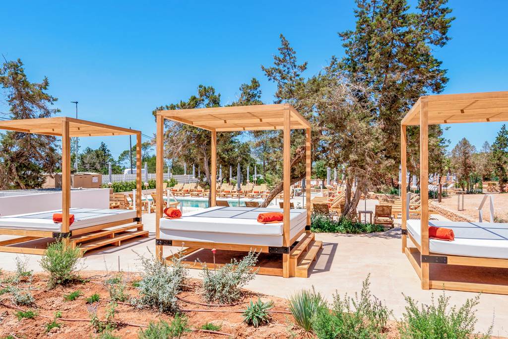 The Ultimate Adults-Only Escape to TRS Ibiza Hotel with Jet2 Holidays from £1,617pp 9 IBZ 83112 TRS Ibiza Hotel 1024 05 Louise and Scott at Hays Travel