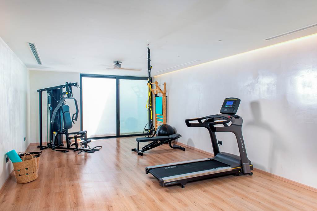 Jet2 Holidays Beautiful KOIA All Suite Wellbeing Resort Agios Fokas, Kos from £1,207 6 KGS 84325 KOIA All Suite Wellbeing Resort 0623 09 Louise and Scott at Hays Travel