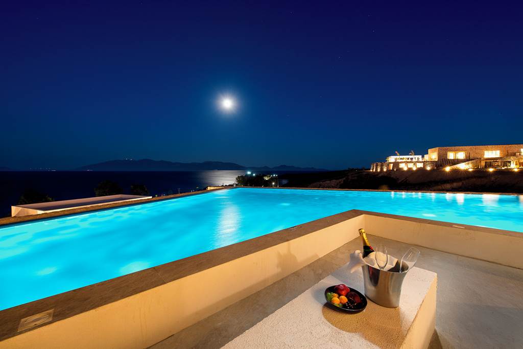 Jet2 Holidays Beautiful KOIA All Suite Wellbeing Resort Agios Fokas, Kos from £1,207 18 KGS 84325 KOIA All Suite Wellbeing Resort 1123 42 Louise and Scott at Hays Travel