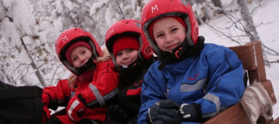Amazing True Lapland 2026 – Now on Sale! 6 480481402 10171231636815293 2285428472815791195 n Louise and Scott at Hays Travel