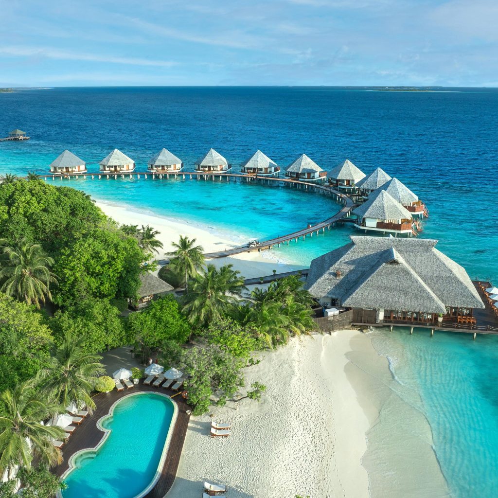 Amazing Adaaran Select Meedhupparu - Luxury Bespoke Holidays with Louise & Scott from £2149pp 1 494101822 1147701124068633 8017968844959509747 n 2 Louise and Scott at Hays Travel