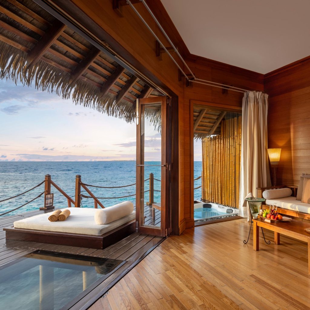 Amazing Adaaran Select Meedhupparu - Luxury Bespoke Holidays with Louise & Scott from £2149pp 5 494299634 1147701070735305 2331559745602854130 n Louise and Scott at Hays Travel