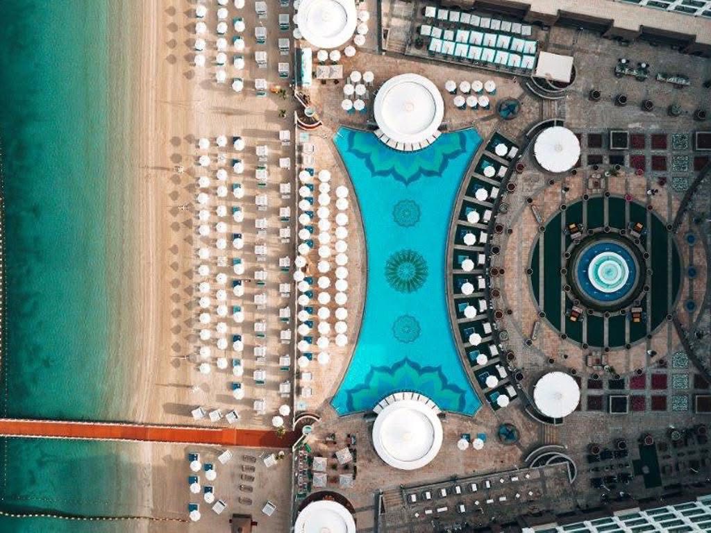 503273576 578511365286490 6997259539863083029 n Louise and Scott at Hays Travel