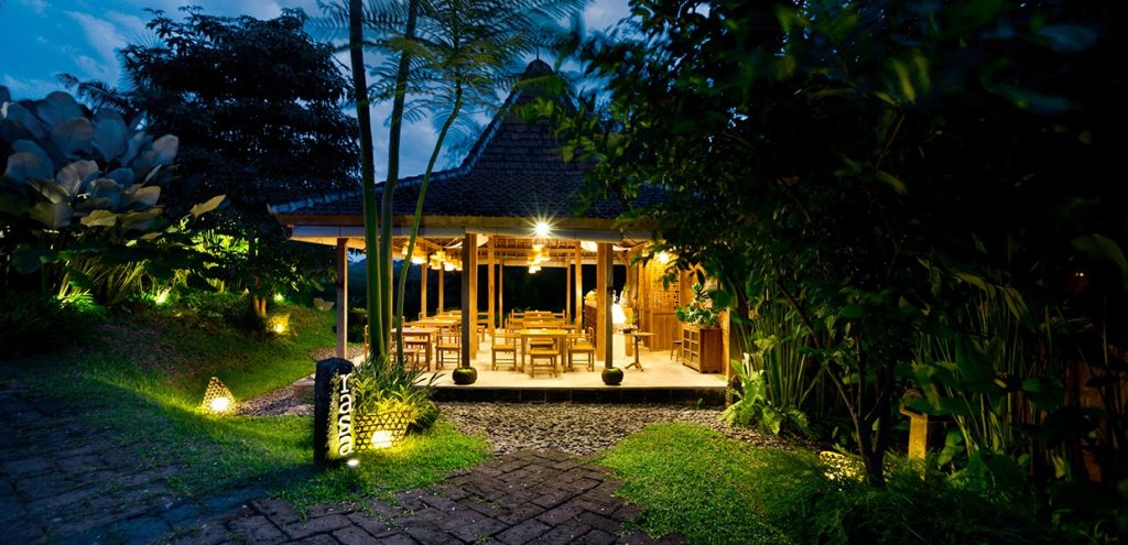 Luxury Bali Yoga Retreat at 4* Kalapa Resort & Yoga Retreat 4 503499449 10164942294629688 1014768008615201938 n Louise and Scott at Hays Travel