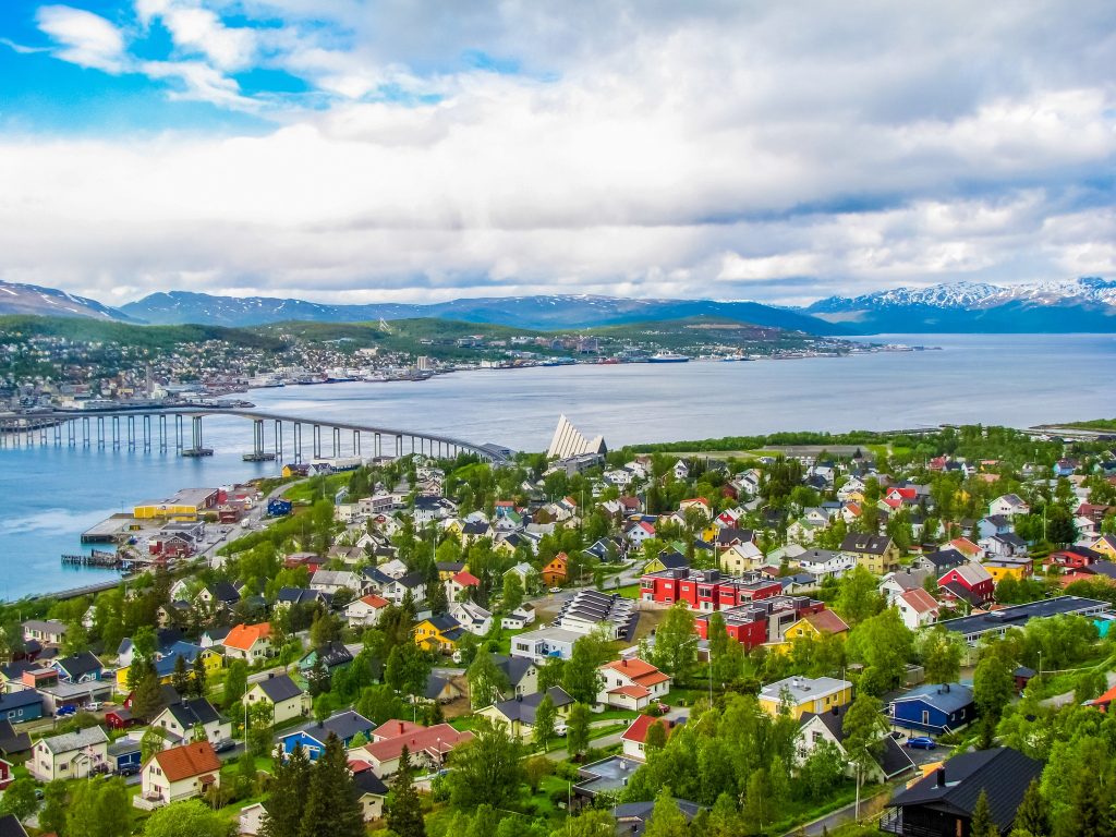 Queen Victoria : In Search of the Amazing Northern Lights on Cunard from £1325pp 9 506534408 1138527214978177 5798707244618946756 n Louise and Scott at Hays Travel
