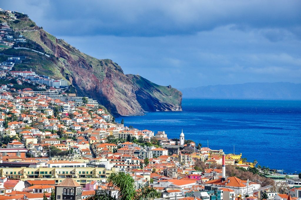 Queen Anne May 2027 to January 2028 Now on Sale! ⚓ 5 508384212 1231835008732219 7053261596468868327 n Louise and Scott at Hays Travel