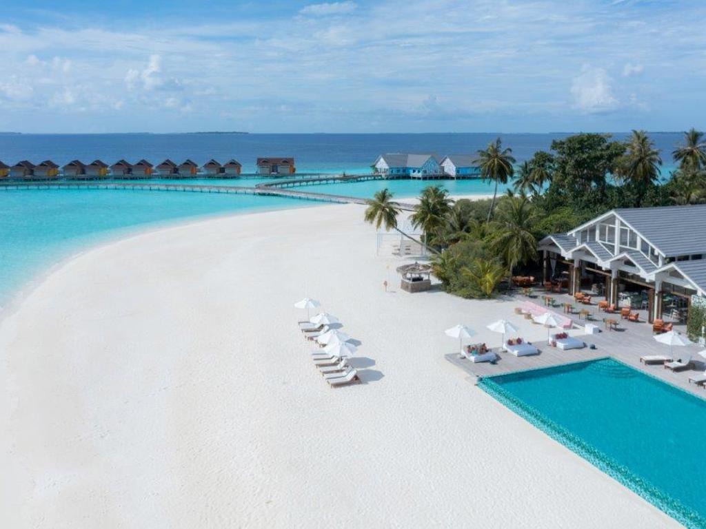 Luxury Travel Escapes: Bespoke Holidays Reimagined! The Standard Huruvalhi Maldives from £2869pp 7 509899624 569634136224217 3898173300444048919 n 1 Louise and Scott at Hays Travel