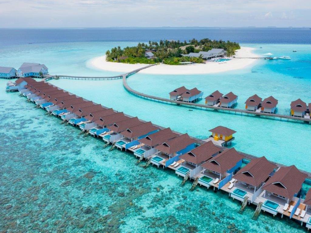 Luxury Travel Escapes: Bespoke Holidays Reimagined! The Standard Huruvalhi Maldives from £2869pp 6 509935332 569634199557544 70372247307021822 n 1 Louise and Scott at Hays Travel