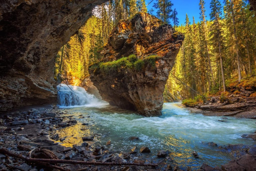 Explore the Canadian Rockies: An Amazing Journey Unlike Any Other From £2709 6 510263998 1912013569571352 1292604197520611897 n Louise and Scott at Hays Travel
