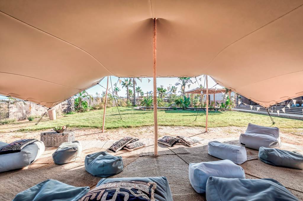 Luxury Crete Escape at Domes Zeen Chania Resort from £1617pp 5 CHQ 81715 Domes Zeen 1219 06 Louise and Scott at Hays Travel