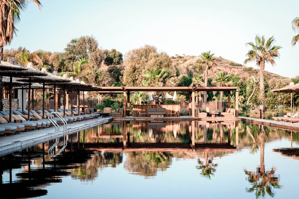 Luxury Crete Escape at Domes Zeen Chania Resort from £1617pp 2 CHQ 81715 Domes Zeen 1219 07 1 Louise and Scott at Hays Travel
