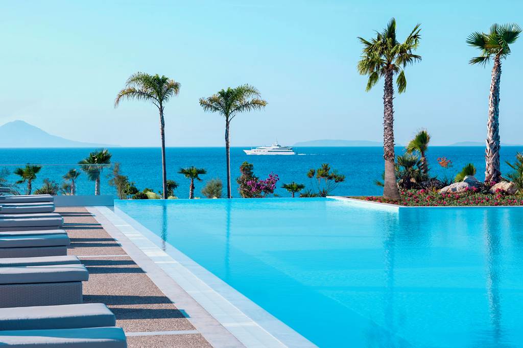 Your Holiday to Ikos Aria: Ultimate Luxury Escape Experience From £2361pp 22 KGS 79201 Ikos Aria 0120 11 1 Louise and Scott at Hays Travel