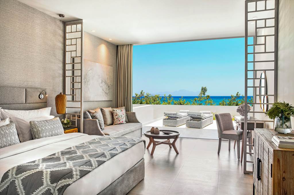 Your Holiday to Ikos Aria: Ultimate Luxury Escape Experience From £2361pp 5 KGS 79201 Ikos Aria 0224 03 1 Louise and Scott at Hays Travel