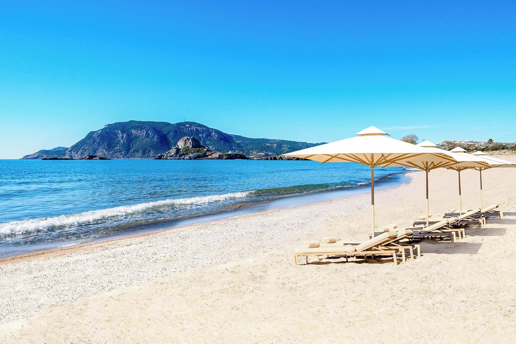 Your Holiday to Ikos Aria: Ultimate Luxury Escape Experience From £2361pp 8 KGS 79201 Ikos Aria 0519 09 Louise and Scott at Hays Travel