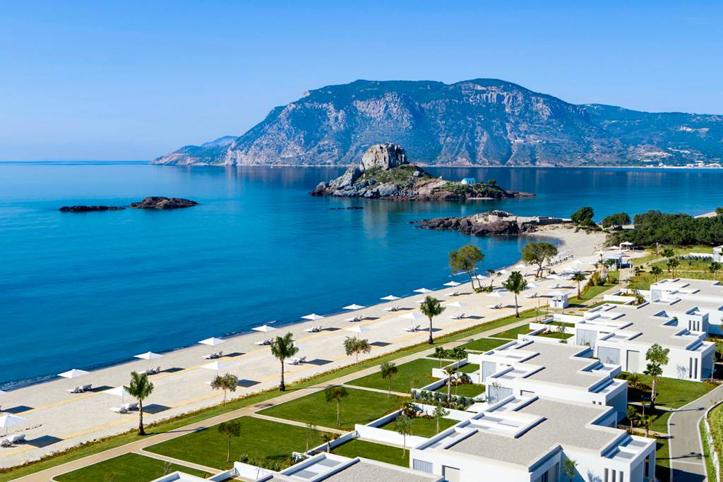 Your Holiday to Ikos Aria: Ultimate Luxury Escape Experience From £2361pp 2 KGS 79201 Ikos Aria 0519 10 1 Louise and Scott at Hays Travel