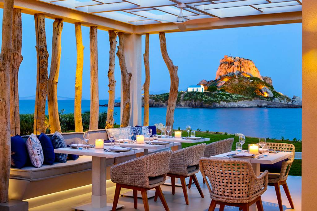 Your Holiday to Ikos Aria: Ultimate Luxury Escape Experience From £2361pp 12 KGS 79201 Ikos Aria 0519 11 Louise and Scott at Hays Travel