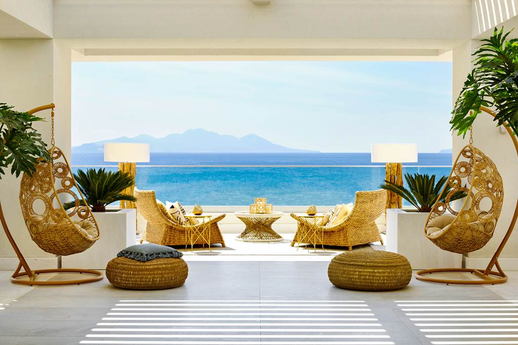 Your Holiday to Ikos Aria: Ultimate Luxury Escape Experience From £2361pp 9 KGS 79201 Ikos Aria 0519 12 Louise and Scott at Hays Travel