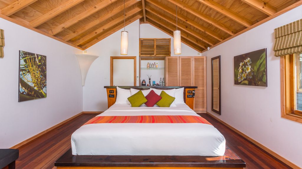 Luxury at Kuredu Maldives Resort & Spa – Your Gateway to Paradise From £2058.60pp 36 OBV int 1600 900 Louise and Scott at Hays Travel