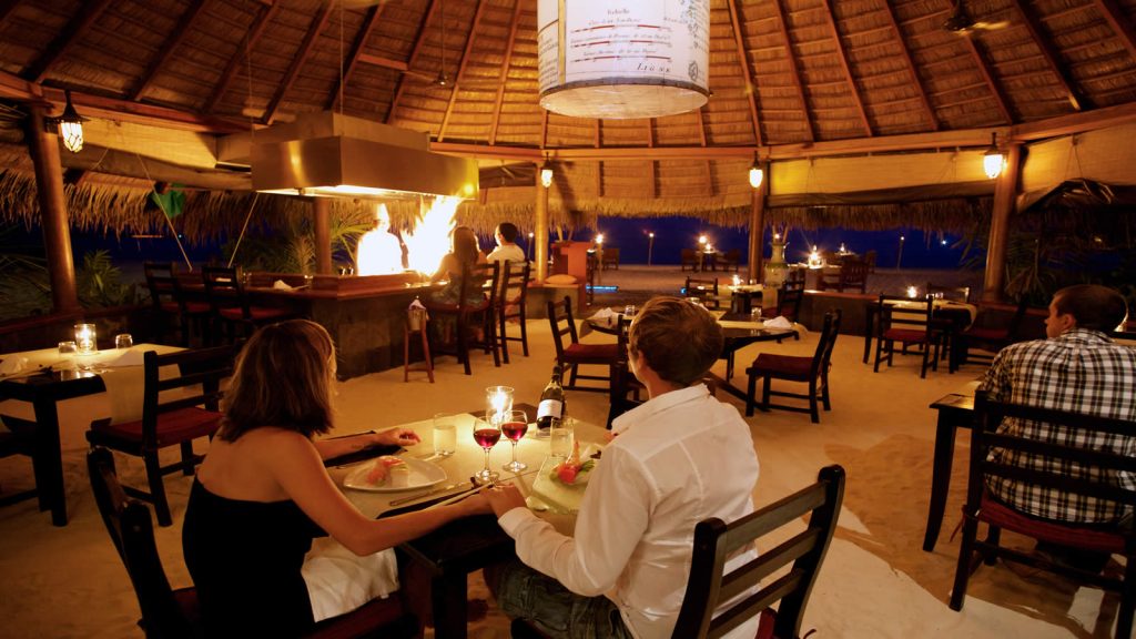 Luxury at Kuredu Maldives Resort & Spa – Your Gateway to Paradise From £2058.60pp 30 bars2 Louise and Scott at Hays Travel